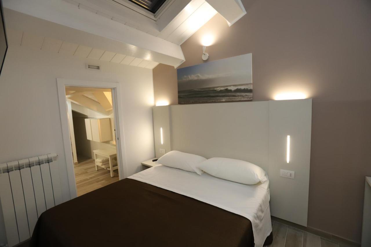 Orchidea Rooms & Suites Чивитанова-Марке Экстерьер фото