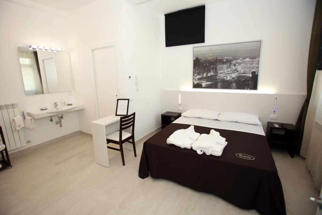 Orchidea Rooms & Suites Чивитанова-Марке Экстерьер фото