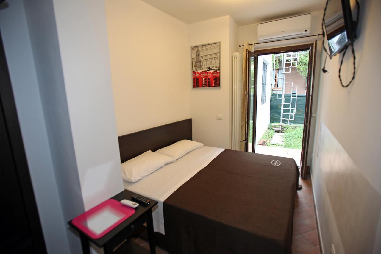 Orchidea Rooms & Suites Чивитанова-Марке Экстерьер фото