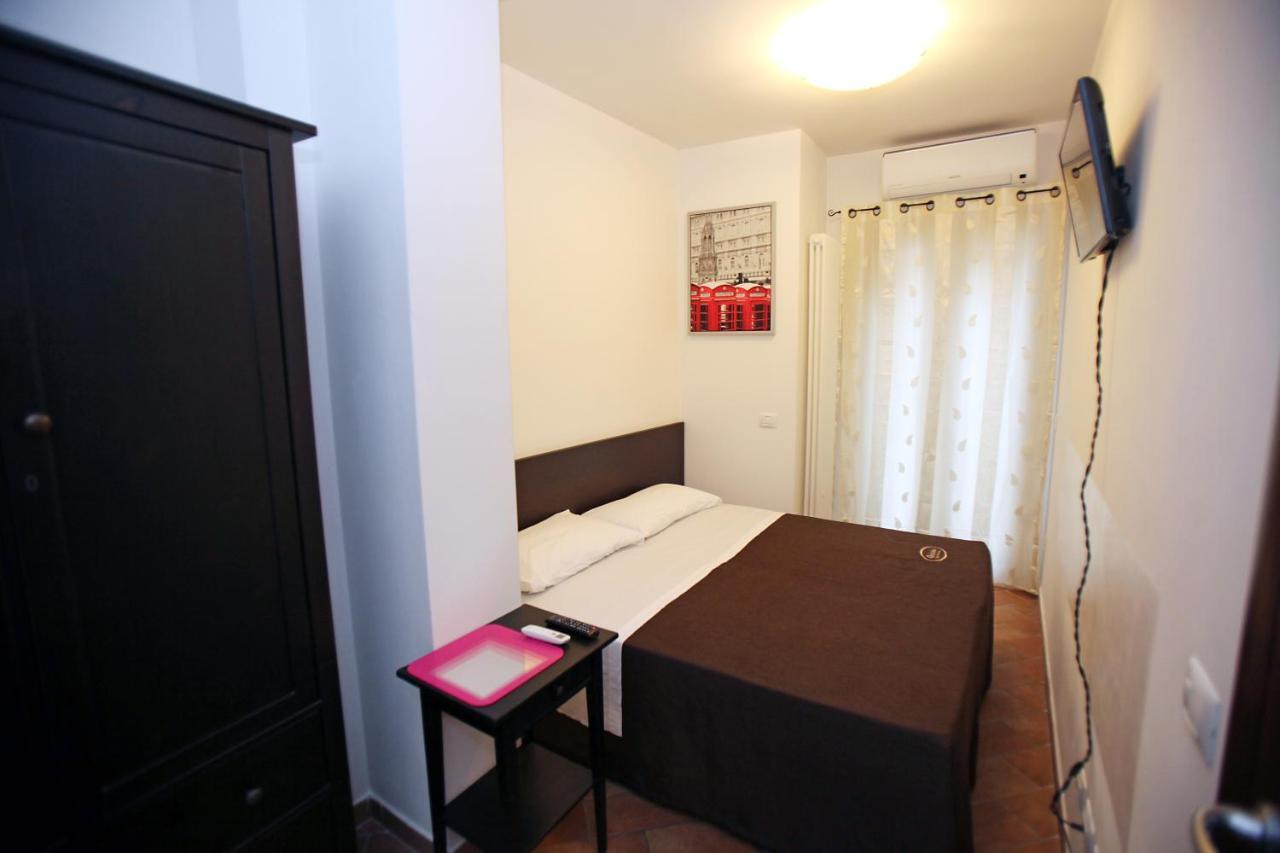 Orchidea Rooms & Suites Чивитанова-Марке Экстерьер фото