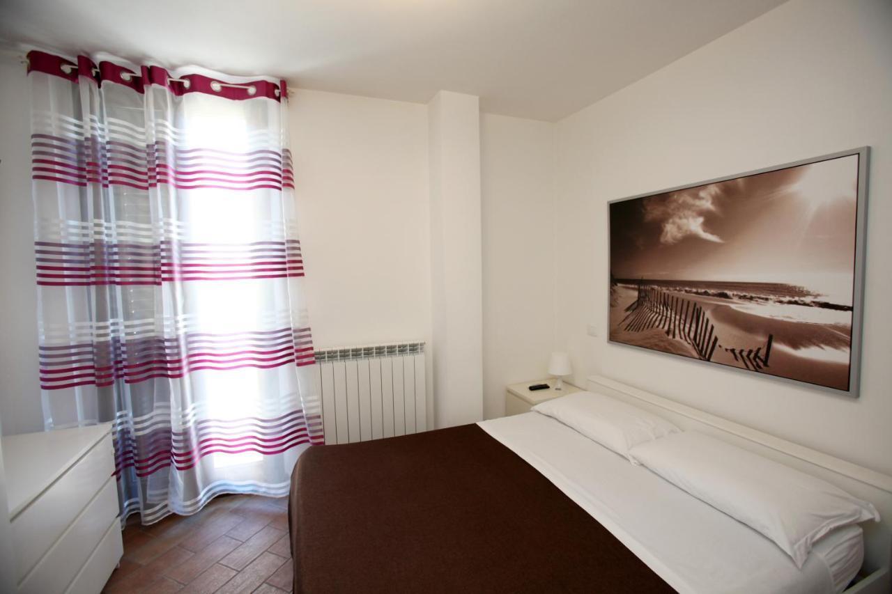 Orchidea Rooms & Suites Чивитанова-Марке Экстерьер фото