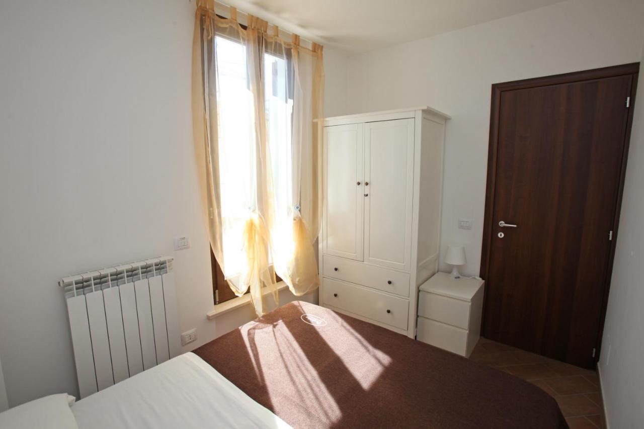 Orchidea Rooms & Suites Чивитанова-Марке Экстерьер фото